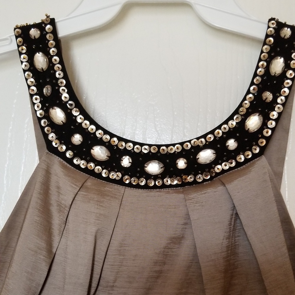 Dress - Picture 4 of 4